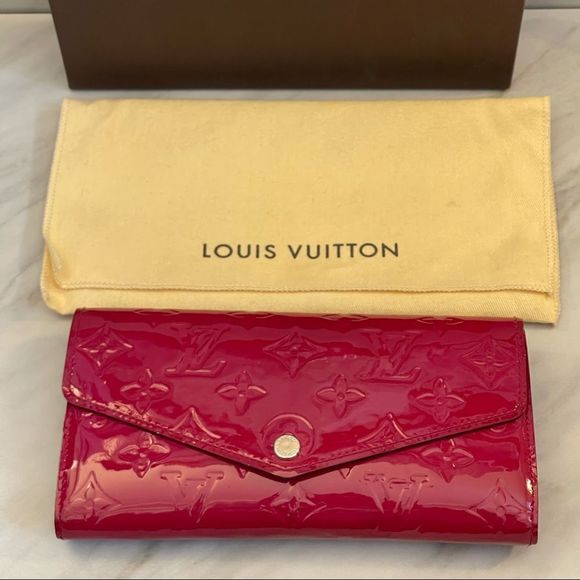 Louis Vuitton Monogram Vernis Sarah Wallet - Picture 1 of 16